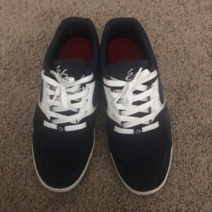 es skate shoes
